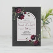 Bordeaux Red Roses Shadowy Grey Floral Verloving Kaart (Staand voorkant)