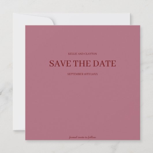 Bordeauxkleurige moderne minimalistische trouwkaar save the date (Voorkant)