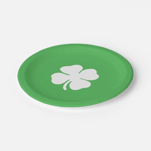 Borden met bladerpapier met witte klaver papieren bordje (Gekanteld)
