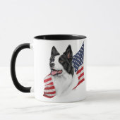 Border collie avec la tasse de drapeau (Gauche)