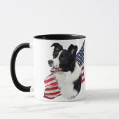 Border collie avec la tasse de drapeau (Gauche)