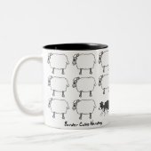 Border collie vivant en troupe la tasse de moutons (Gauche)