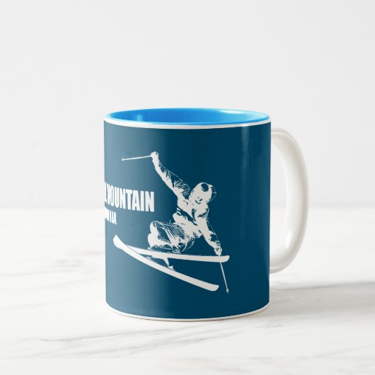 Boreal Mountain California skiër Tweekleurige Koffiemok (Voorkant rechts)