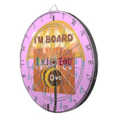 Bored Bee: Een regenachtige dag stemming. "Ik mis Dartbord (Voorkant Rechts)