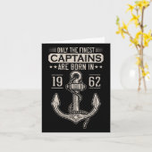 Born In 1962 60 Years Old Boat Captain Birthday Bo Kaart (Gele Bloem)
