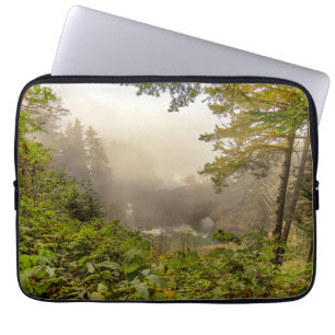 Bos- en oceanlandschap laptop sleeve