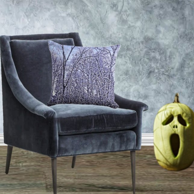 Bos in Twilight Kussen (Present a haunting, Forest theme to your Halloween decor!)