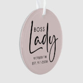 Boss Lady Logo Blush Pink gepersonaliseerd Ornament (voorkant)
