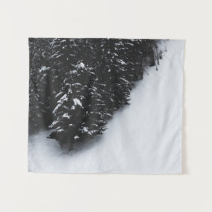 Bossen met zwarte en witte sparren en sneeuw wandkleed