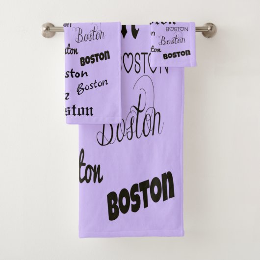 Boston Fonts op Lavender Bad Handdoek (Insitu)