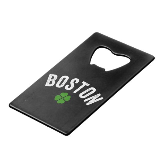Boston Irish Shamrock Kredietkaart Flessenopener (Voorkant Gekanteld)