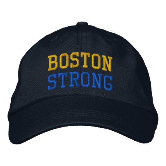 Boston Strong Geborduurde Pet (Voorkant)