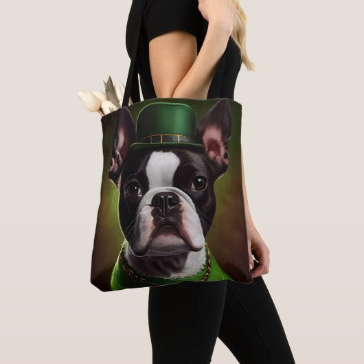 Boston Terrier dog in St. Patrick's Day Dress Draagtas (Dichtbij)
