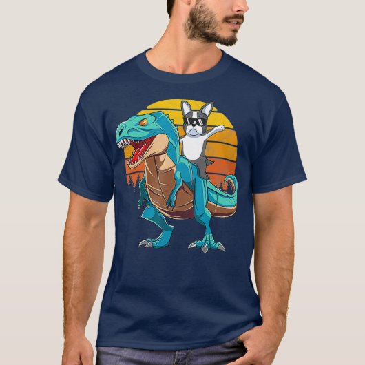 Boston Terrier Dog Riding Dinosaur T Rex Boys T-shirt (Voorkant)