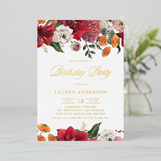 Botanische Amaryllis en Mums Bloemen Verjaardagsfe Folie Uitnodiging (Staand Voorkant)