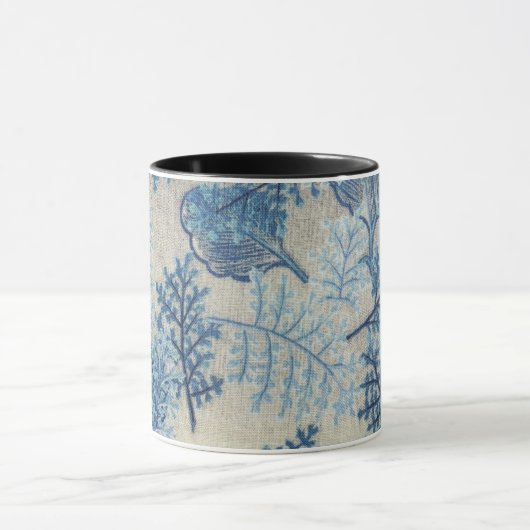 Botanische elegantie: Blauwe bladeren en bloemen Mok (Midden)