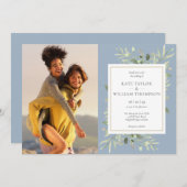 Botanische Greenery Dusty Blue Photo Wedding Kaart (Voorkant / Achterkant)