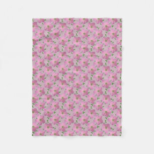 Botanische roze geraniumventiel op elke kleur fleece deken