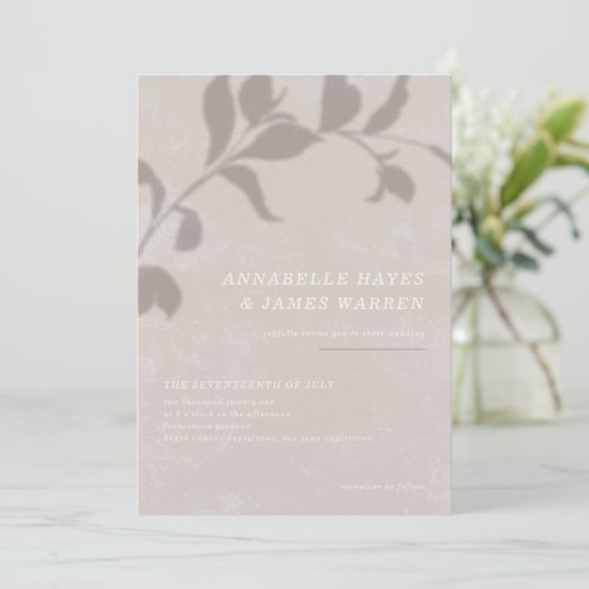 Botanische uitnodiging tot weduwschap met schaduwe (Staand voorkant)