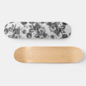 Botanische  zwarte witte rozen floraal skateboard (Horizontaal)