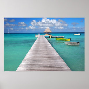 Boten bij een steiger in de Stille Oceaan Poster