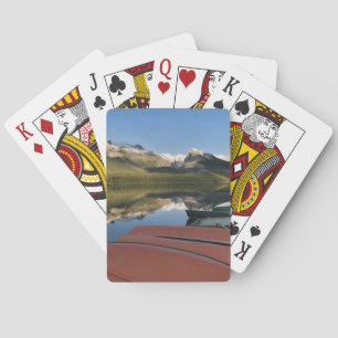 Boten geparkeerd aan de oever van Maligne Lake, Pokerkaarten