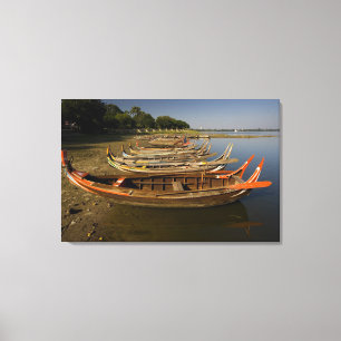 Boten op het meer tussen Kyauktawgyi Paya en Canvas Afdruk