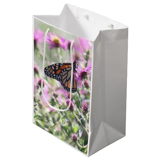 Botervlieg en Paarse weidebloemen Medium Cadeauzakje (Voorkant Gekanteld)