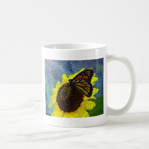 Botervlieg en zonnebloemblauw achtergrond koffiemok