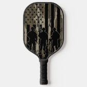 Bottomland Camo Amerikaanse vlag en soldaten Pickleball Paddle (Voorkant)