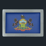 Boucle De Ceinture Rectangulaire Belt Buckle avec drapeau de l'État de Pennsylvanie<br><div class="desc">Ajoutez une touche vibrante de l'esprit de Pennsylvanie à votre tenue avec notre boucle à ceinture exclusive avec le drapeau de Pennsylvanie! Réalisée avec une attention minutieuse aux détails, cette boucle de ceinture est plus qu'fonctionnelle, c'est une célébration du patrimoine de la Pennsylvanie et de la fierté de l'État. Le...</div>