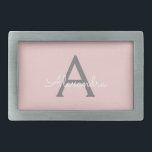 Boucle De Ceinture Rectangulaire Blush Pink Grey Modern Script Girly Monogram<br><div class="desc">Blush Pink and Grey Simple Script Monogramme Nom Belt Buckle. Cela rend la graduation parfaite, doux 16 16ème, 18ème, 21ème, 30ème, 40ème, 50ème, 60ème, 70ème, 80ème, 90ème, 100ème anniversaire, mariage, douche nuptiale, anniversaire, baby shower ou cadeau de fête de bachelorette pour quelqu'un qui aime les styles glam luxe et chic...</div>