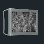 Boucle De Ceinture Rectangulaire Brillant Boule Disco Ornements noir et blanc Photo<br><div class="desc">Des ornements de boules disco de différentes tailles forment un tas chaotique dans cette photo unique en noir et blanc. Les boules de miroirs brillantes reflètent la lumière vive ou les ombres sombres de chacune de leurs petites facettes en miroir. Les ornements de boules de parties scintillant reposent sur des...</div>