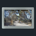 Boucle De Ceinture Rectangulaire Famille Wallaby Australienne Sur L'Île De Kangaroo<br><div class="desc">Sur une route de terre bordée de gommiers,  une famille de Wallaby profite d'une après-midi chaude et regarde curieusement</div>