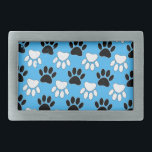Boucle De Ceinture Rectangulaire Paniers Noirs Et Blancs Perdus Sur Arrière - plan<br><div class="desc">Un motif en noir et blanc d'empreintes de pattes de chien avec des effets désespérés sur un arrière - plan bleu. Style dessin animé original</div>