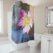 Bouddha et rideau en douche rose de dahlia (En situation)
