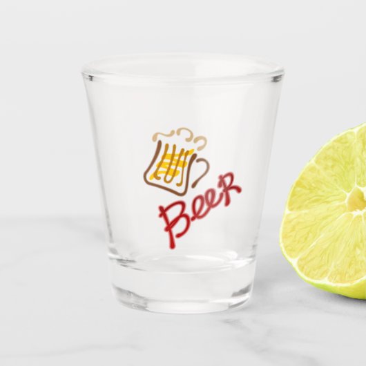 Boue de bière avec bière et verre à la mousse (Devant)