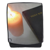 Bougie et sac à dos de la Bible (Devant)