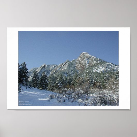 Boulder Flatirons in sneeuw Poster (Voorkant)