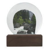 Boule À Neige Chutes vernales à la distance à Yosemite (Dos)