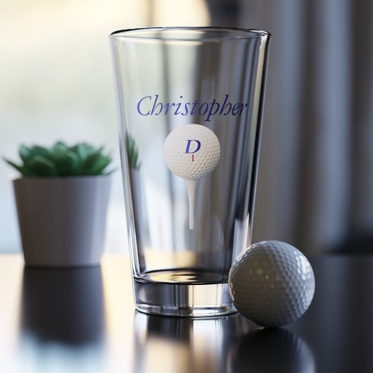 Boule de golf sur le verre à pinte personnalisé