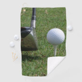 Boule de golf sur un tee Golf Serviettes (En situation)