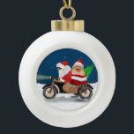 Boule En Céramique Chien de Poméranie Noël Père Noël<br><div class="desc">Un Père Noël à vélo livrant un arbre de Noël et un chien de Poméranie en cadeau est une idée cadeau de Noël parfaite pour quelqu'un qui aime cette race de chien.</div>