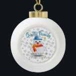 Boule En Céramique Cute Snowman<br><div class="desc">Des mains froides, un coeur chaud... alors ils disent ! Portez l'esprit de vacances avec vous avec cet adorable bonhomme de neige. Customisez le texte à votre goût (vous pouvez même le supprimer). Si vous voulez une chemise couleur claire, vous pouvez aussi changer la couleur de la police. Disponible en...</div>