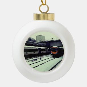 Boule En Céramique Deux trains, sur les rails