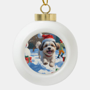 Boule En Céramique Malti Tzu courant dans la neige avec un chapeau de
