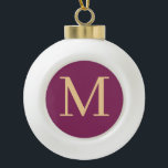 Boule En Céramique monogrammé personnalisé<br><div class="desc">Monogrammé Boule de Noël Ornement de Noël en céramique avec des couleurs élégantes Personnalisez-le maintenant; cliquez sur le bouton personnaliser pour ajouter votre premier</div>