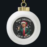 Boule En Céramique Rendre Noël super à nouveau moche Noël Sweat Trump<br><div class="desc">trump vance,  donald trump,  élection 2024,  chandail de noël,  laide xmassweater,  santa claus,  républicaine,  vote,  président</div>