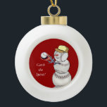 Boule En Céramique Snowman<br><div class="desc">Quel gâteau ce bonhomme de neige adorable est... ...  un grand ornement pour orner le sapin de Noël pour tout amateur de sport.</div>