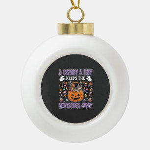 Boule En Céramique Un bonbon par jour Halloween T Shirt Design